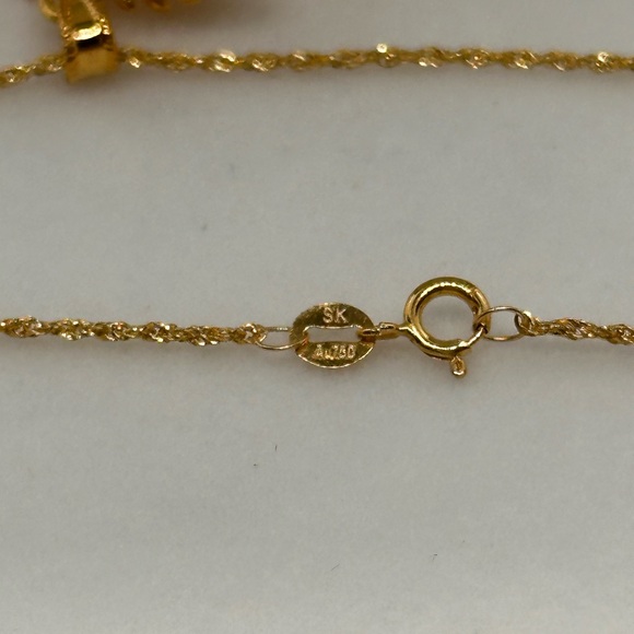 18k Solid Gold Dragon Pendant Necklace
AU750 Stamped - Picture 4 of 5